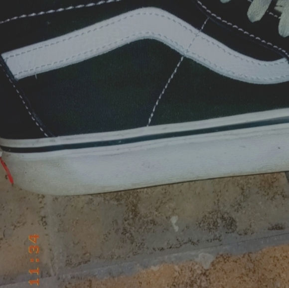 Vans - Picture 2 of 4